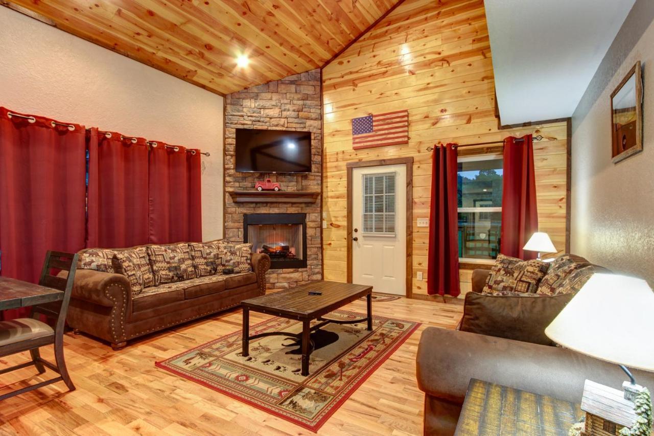 3 Master Bedrooms - Sleeps 10 - Location - Game Room - Hot Tub Pigeon Forge Εξωτερικό φωτογραφία
