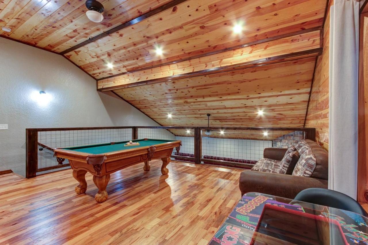3 Master Bedrooms - Sleeps 10 - Location - Game Room - Hot Tub Pigeon Forge Εξωτερικό φωτογραφία
