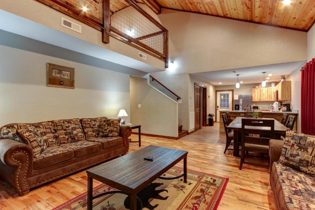3 Master Bedrooms - Sleeps 10 - Location - Game Room - Hot Tub Pigeon Forge Εξωτερικό φωτογραφία