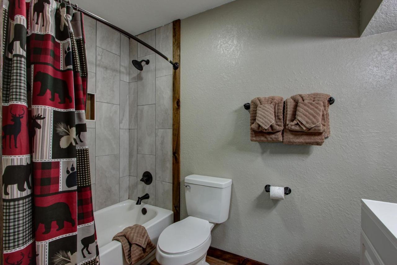 3 Master Bedrooms - Sleeps 10 - Location - Game Room - Hot Tub Pigeon Forge Εξωτερικό φωτογραφία
